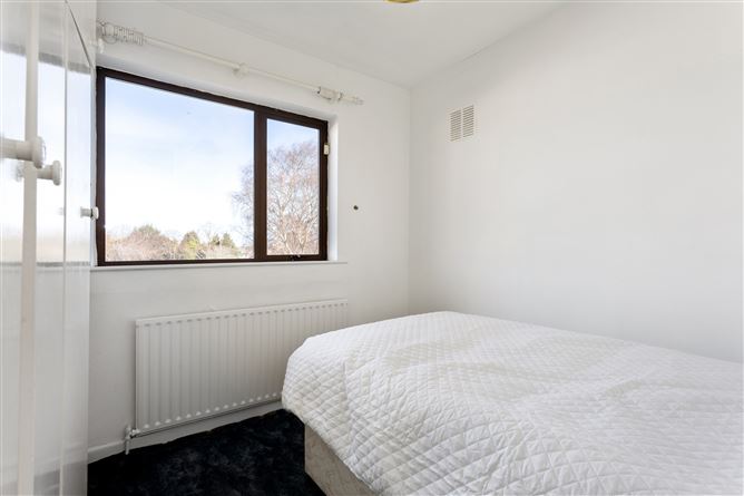 2 Broadford Rise, Ballinteer,   Dublin 16
