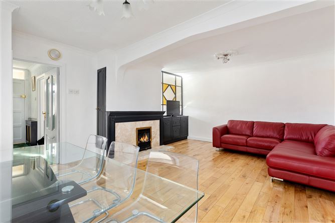 2 Broadford Rise, Ballinteer,   Dublin 16