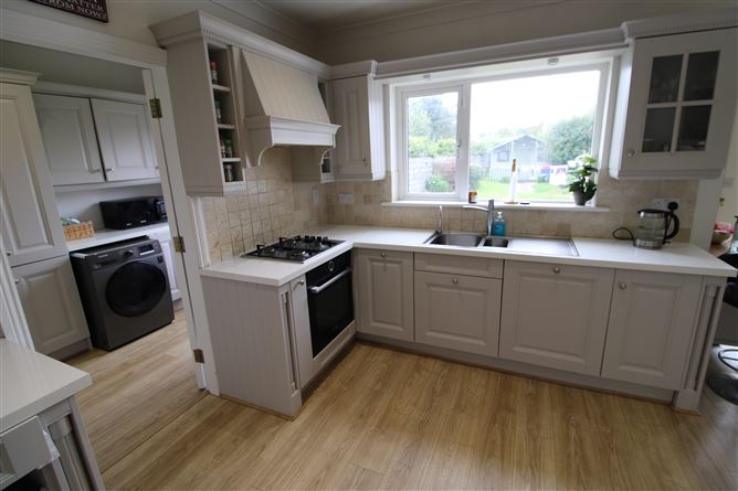 42 Castlegrounds, Corofin, Galway