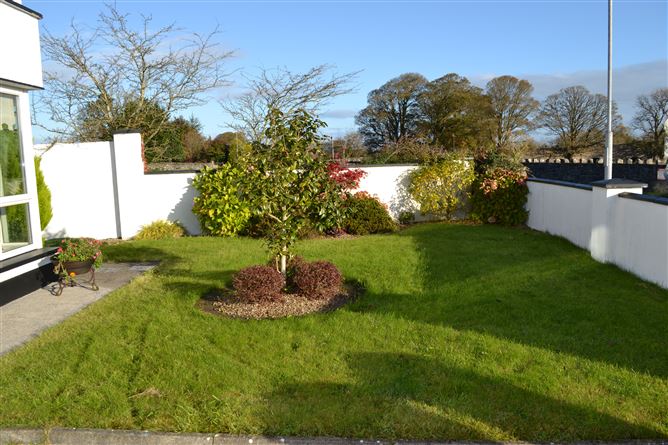 42 Castlegrounds, Corofin, Galway
