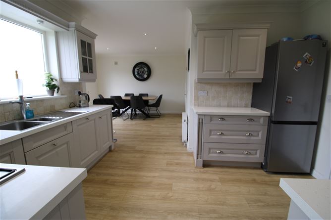 42 Castlegrounds, Corofin, Galway