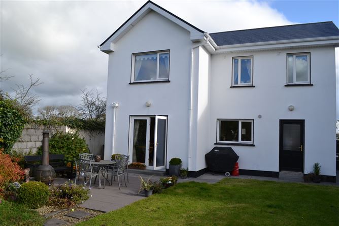 42 Castlegrounds, Corofin, Galway