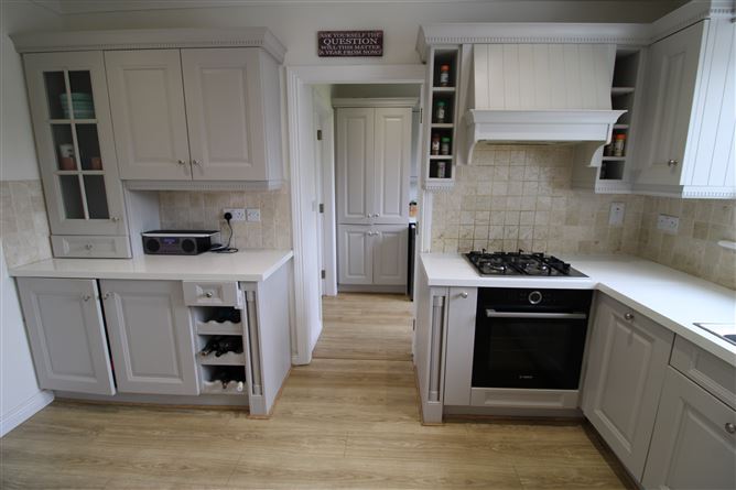 42 Castlegrounds, Corofin, Galway