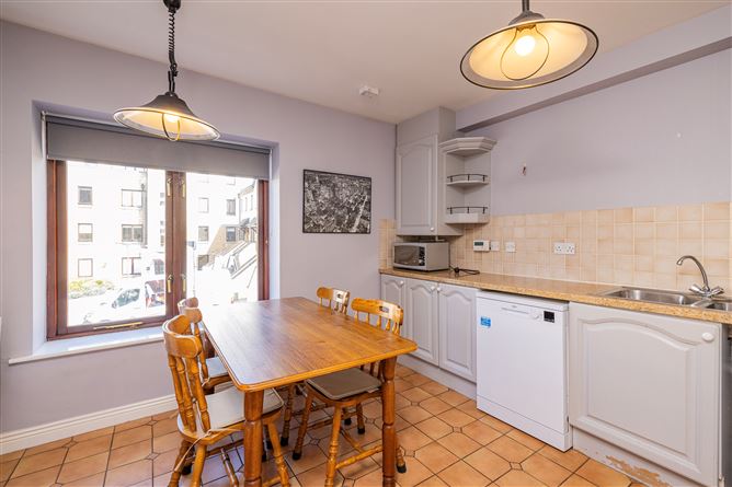 10 Marina Village , Malahide, Dublin