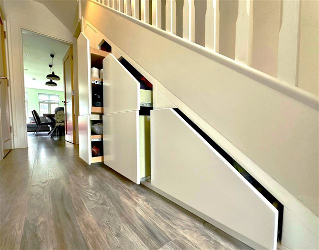 https://photos-a.propertyimages.ie/media/1/8/2/4947281/b40a6deb-5861-420a-8b32-5dfb9543a980_l.jpg