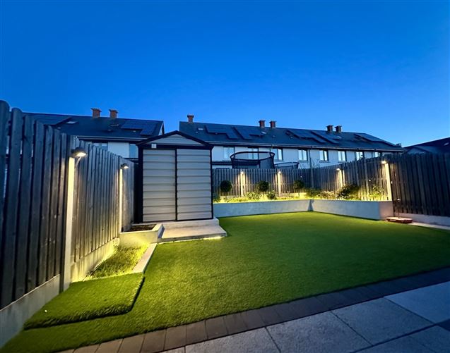 https://photos-a.propertyimages.ie/media/1/8/2/4947281/b40a6deb-5861-420a-8b32-5dfb9543a980_l.jpg
