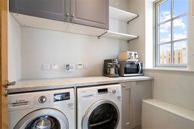 https://photos-a.propertyimages.ie/media/1/8/2/4947281/b40a6deb-5861-420a-8b32-5dfb9543a980_l.jpg