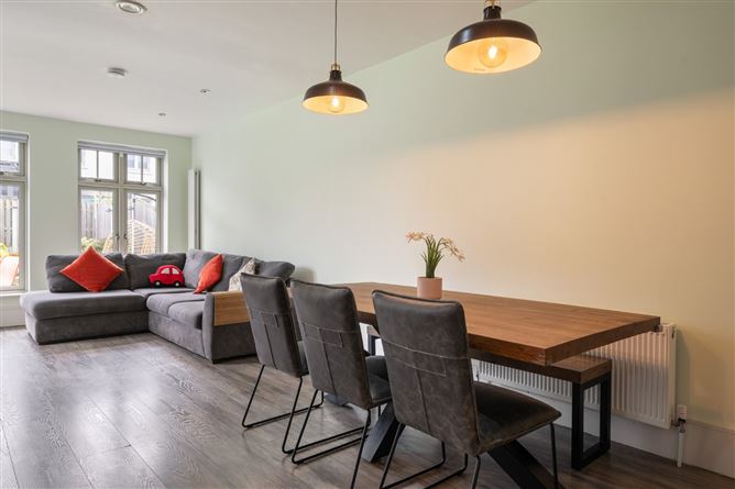 https://photos-a.propertyimages.ie/media/1/8/2/4947281/b40a6deb-5861-420a-8b32-5dfb9543a980_l.jpg