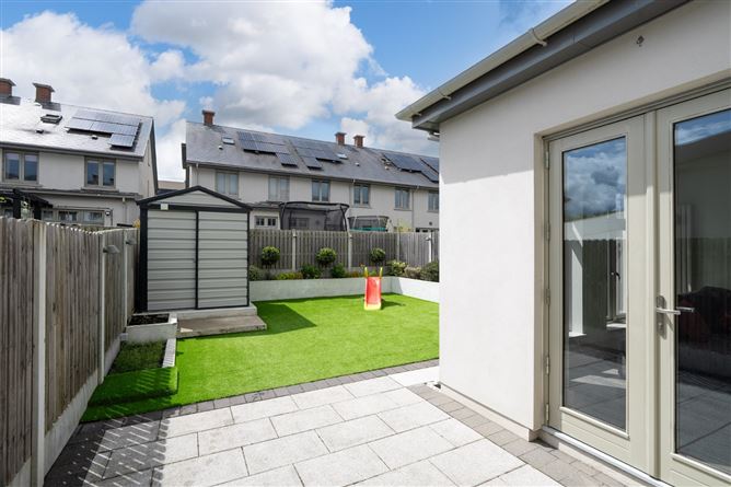 https://photos-a.propertyimages.ie/media/1/8/2/4947281/b40a6deb-5861-420a-8b32-5dfb9543a980_l.jpg