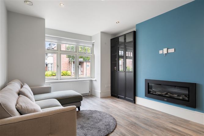 https://photos-a.propertyimages.ie/media/1/8/2/4947281/b40a6deb-5861-420a-8b32-5dfb9543a980_l.jpg