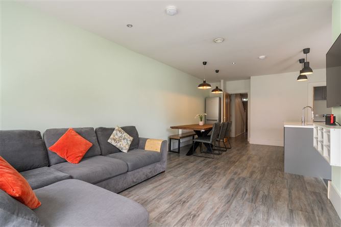 https://photos-a.propertyimages.ie/media/1/8/2/4947281/b40a6deb-5861-420a-8b32-5dfb9543a980_l.jpg