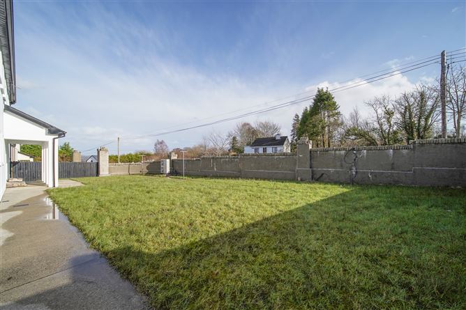https://photos-a.propertyimages.ie/media/1/8/3/4911381/07c9daf2-a731-4da7-8460-81546eb3042e_l.jpg