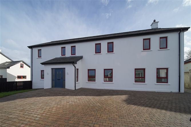 https://photos-a.propertyimages.ie/media/1/8/3/4911381/07c9daf2-a731-4da7-8460-81546eb3042e_l.jpg