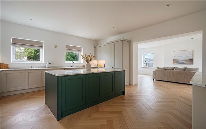 https://photos-a.propertyimages.ie/media/1/8/3/4911381/07c9daf2-a731-4da7-8460-81546eb3042e_l.jpg