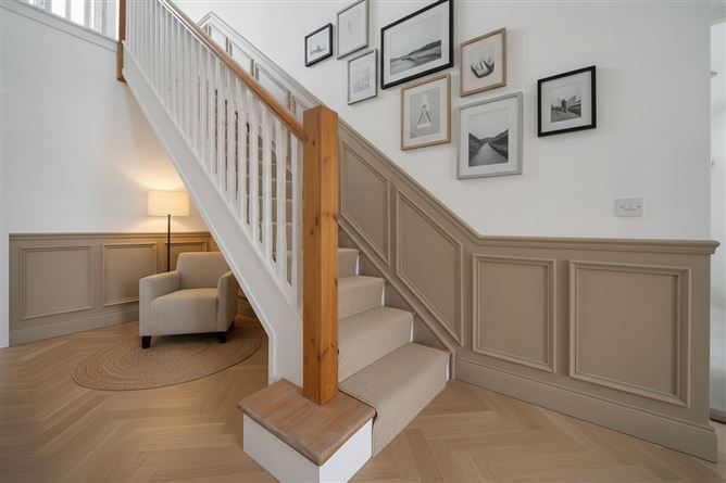 https://photos-a.propertyimages.ie/media/1/8/3/4911381/07c9daf2-a731-4da7-8460-81546eb3042e_l.jpg
