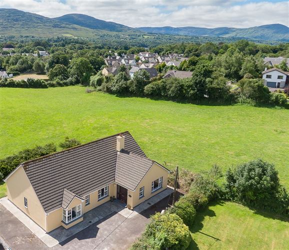 Toni's Cottage, Gortamullen Heights, Kenmare, Co. Kerry