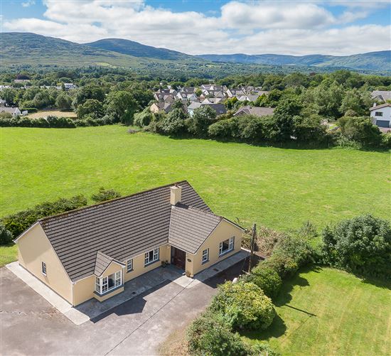 Toni's Cottage, Gortamullen Heights, Kenmare, Co. Kerry