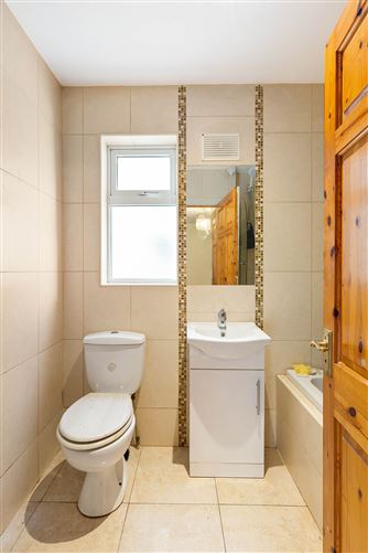 12 Burton Hall, Tullyallen, Louth