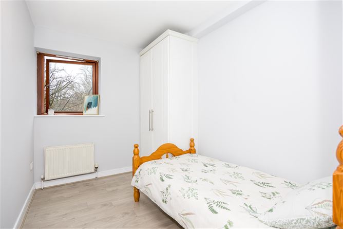 54 Temple Gardens, Santry, Dublin 9