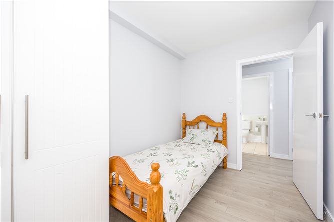 54 Temple Gardens, Santry, Dublin 9