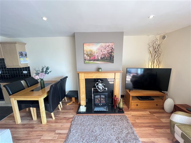 Apartment 20, Glenmont, Silversprings, Cork Barry Auctioneers