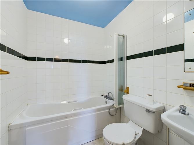 23A Moore Bay, Kilkee, Co. Clare