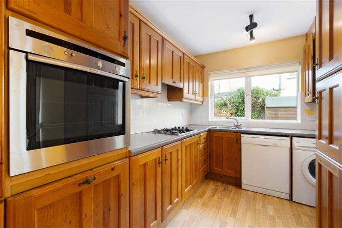 37 Wainsfort Manor Crescent, Terenure, Dublin 6W
