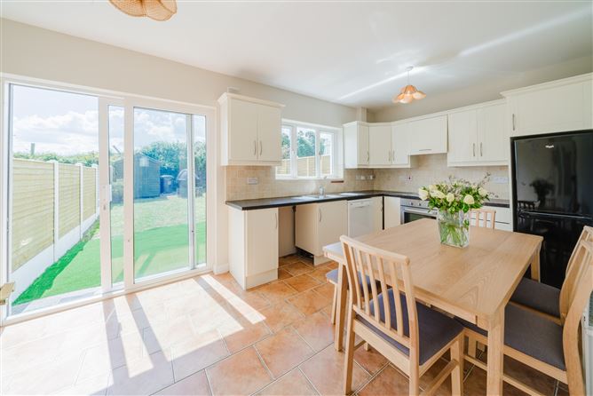 7 Carrowmore Drive, Knock, Mayo