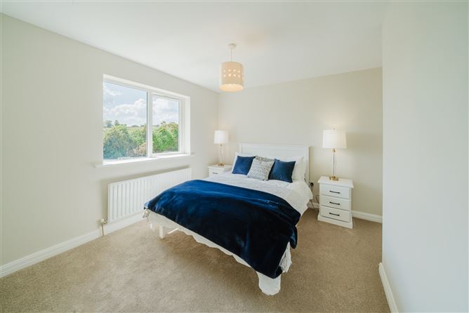 7 Carrowmore Drive, Knock, Mayo