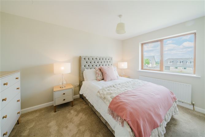 7 Carrowmore Drive, Knock, Mayo