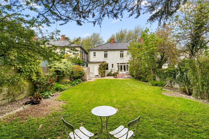 https://photos-a.propertyimages.ie/media/1/8/4/4997481/ea65e658-98dc-4c36-bffb-f61044399df8_l.jpg