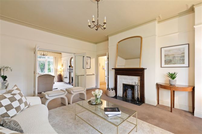 https://photos-a.propertyimages.ie/media/1/8/4/4997481/ea65e658-98dc-4c36-bffb-f61044399df8_l.jpg