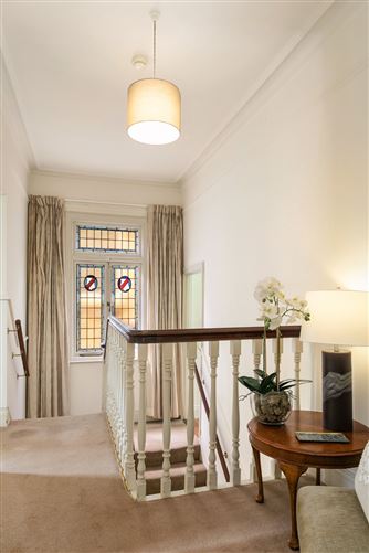 https://photos-a.propertyimages.ie/media/1/8/4/4997481/ea65e658-98dc-4c36-bffb-f61044399df8_l.jpg
