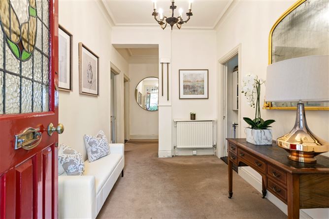 https://photos-a.propertyimages.ie/media/1/8/4/4997481/ea65e658-98dc-4c36-bffb-f61044399df8_l.jpg