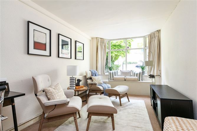 https://photos-a.propertyimages.ie/media/1/8/4/4997481/ea65e658-98dc-4c36-bffb-f61044399df8_l.jpg