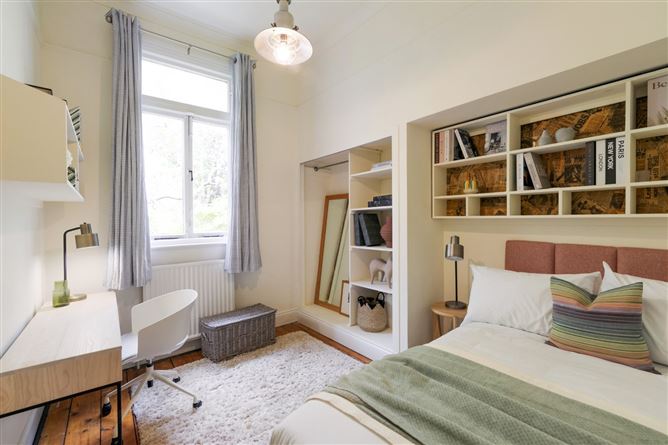 https://photos-a.propertyimages.ie/media/1/8/4/4997481/ea65e658-98dc-4c36-bffb-f61044399df8_l.jpg