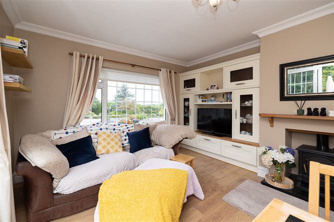 https://photos-a.propertyimages.ie/media/1/8/4/5015481/01bb1a32-acbd-4dd4-b799-f74498883988_l.jpg