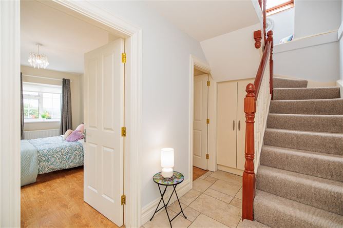 https://photos-a.propertyimages.ie/media/1/8/4/5015481/01bb1a32-acbd-4dd4-b799-f74498883988_l.jpg