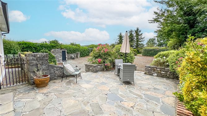 https://photos-a.propertyimages.ie/media/1/8/4/5015481/01bb1a32-acbd-4dd4-b799-f74498883988_l.jpg