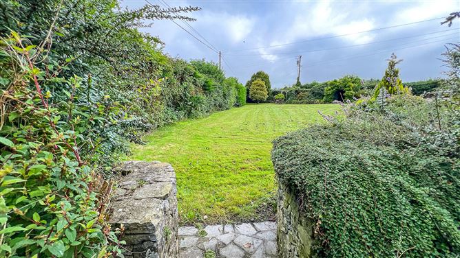 https://photos-a.propertyimages.ie/media/1/8/4/5015481/01bb1a32-acbd-4dd4-b799-f74498883988_l.jpg