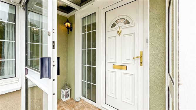https://photos-a.propertyimages.ie/media/1/8/4/5015481/01bb1a32-acbd-4dd4-b799-f74498883988_l.jpg