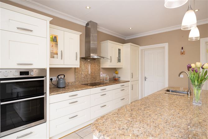 https://photos-a.propertyimages.ie/media/1/8/4/5015481/01bb1a32-acbd-4dd4-b799-f74498883988_l.jpg