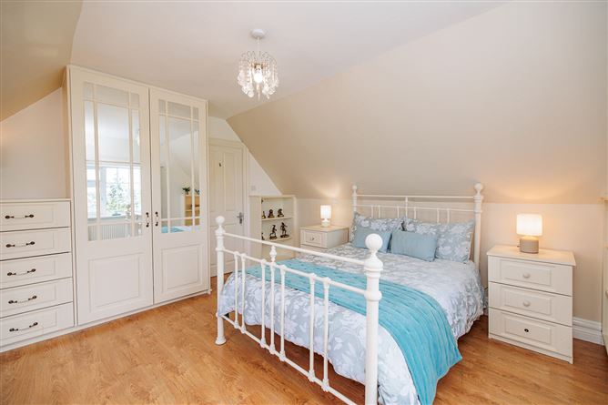 https://photos-a.propertyimages.ie/media/1/8/4/5015481/01bb1a32-acbd-4dd4-b799-f74498883988_l.jpg
