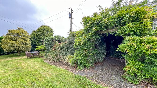 https://photos-a.propertyimages.ie/media/1/8/4/5015481/01bb1a32-acbd-4dd4-b799-f74498883988_l.jpg