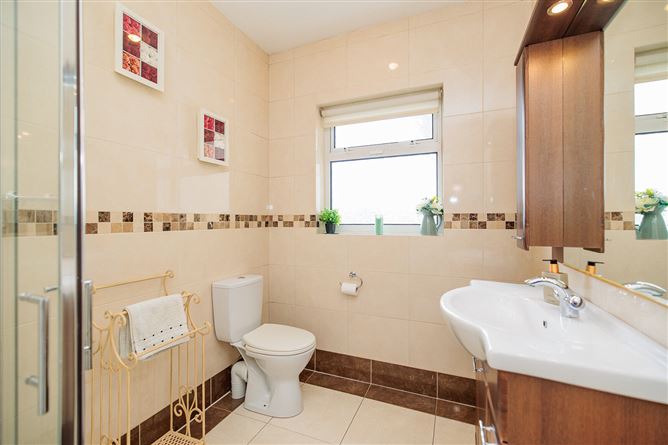 https://photos-a.propertyimages.ie/media/1/8/4/5015481/01bb1a32-acbd-4dd4-b799-f74498883988_l.jpg