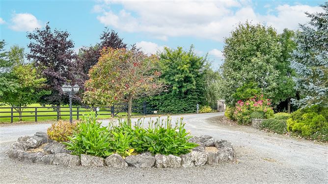 https://photos-a.propertyimages.ie/media/1/8/4/5015481/01bb1a32-acbd-4dd4-b799-f74498883988_l.jpg