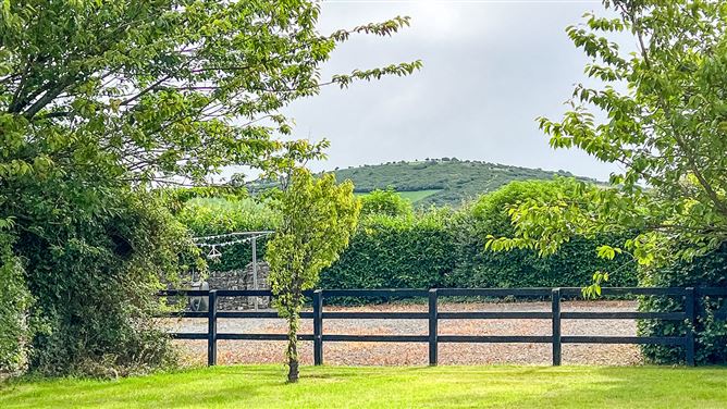 https://photos-a.propertyimages.ie/media/1/8/4/5015481/01bb1a32-acbd-4dd4-b799-f74498883988_l.jpg