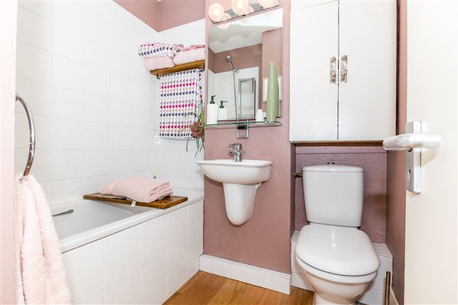 108 The Westmoreland, Charlotte Quay Dock, Grand Canal Dk, Dublin 4
