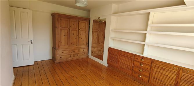 https://photos-a.propertyimages.ie/media/1/8/5/4931581/dde6ce96-5f37-4469-99d6-c1d3c44c9d87_l.jpg