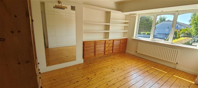 https://photos-a.propertyimages.ie/media/1/8/5/4931581/dde6ce96-5f37-4469-99d6-c1d3c44c9d87_l.jpg